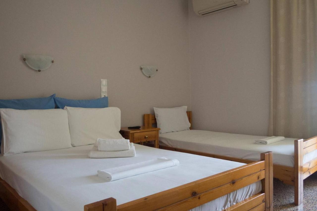 Kochili Apartments Neos Pirgos Bagian luar foto