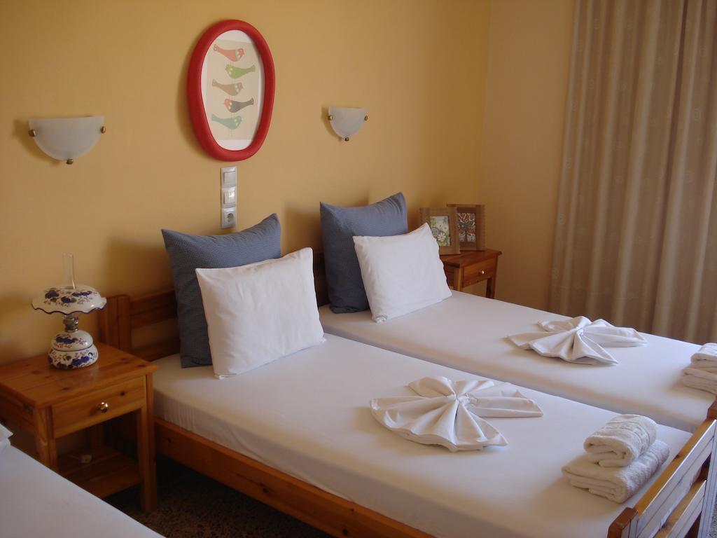 Kochili Apartments Neos Pirgos Ruang foto