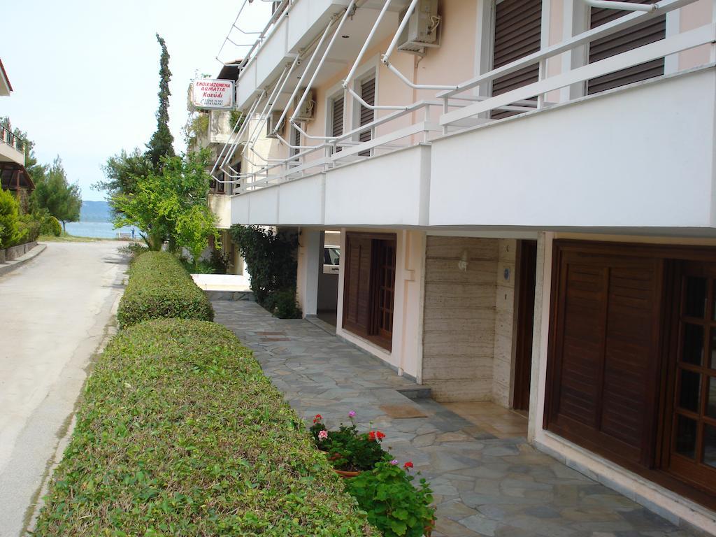 Kochili Apartments Neos Pirgos Bagian luar foto
