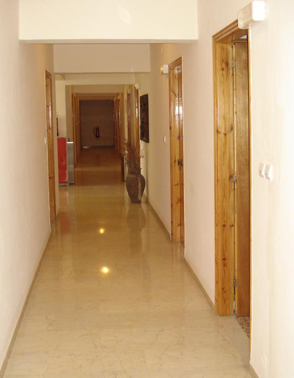 Kochili Apartments Neos Pirgos Bagian luar foto