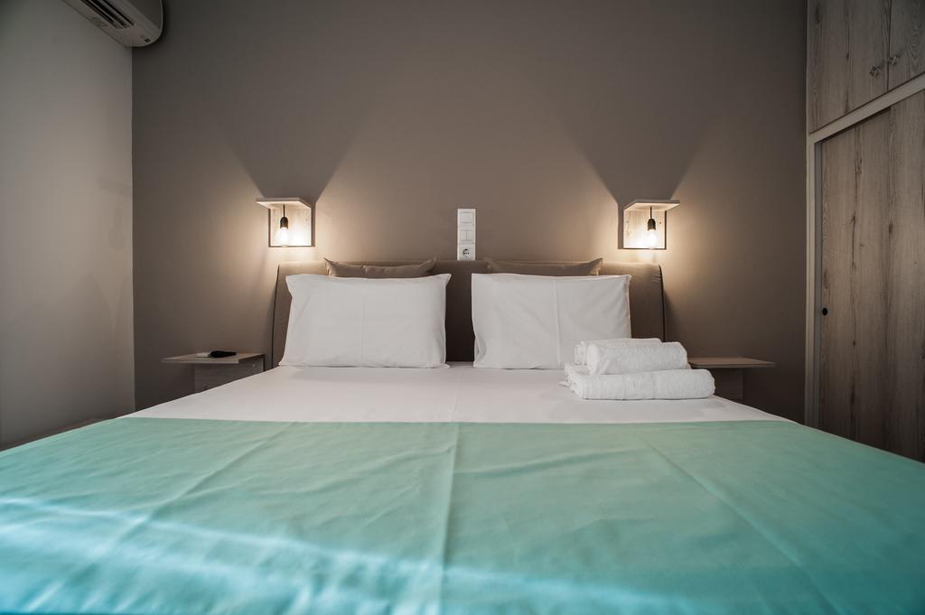 Kochili Apartments Neos Pirgos Bagian luar foto