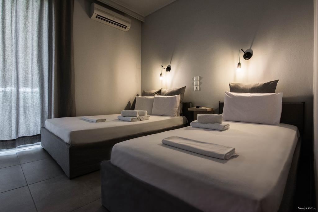 Kochili Apartments Neos Pirgos Bagian luar foto