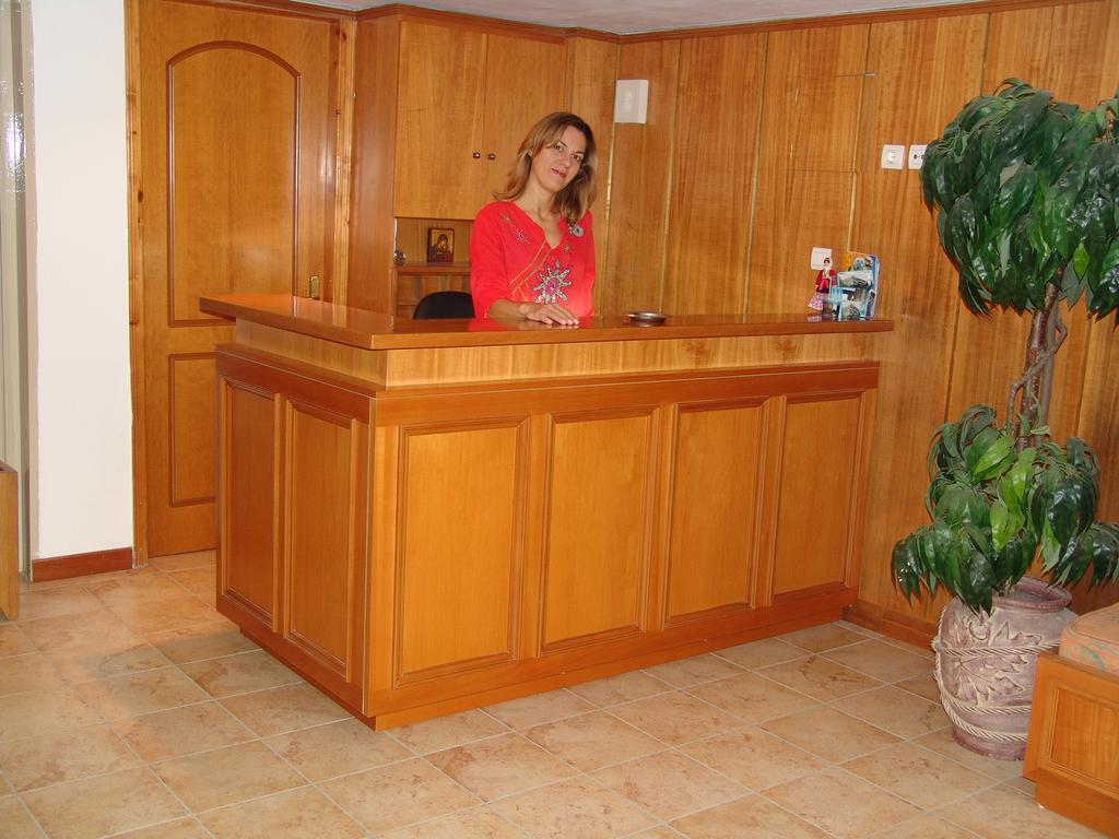 Kochili Apartments Neos Pirgos Bagian luar foto
